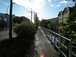  trottoir longeant le cours d'eau